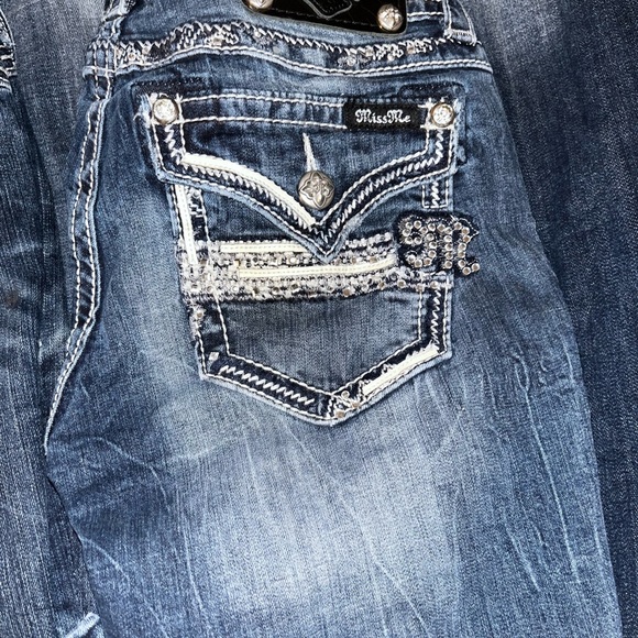 Rock Revival and Miss Me Jean Bundle - Picture 5 of 6